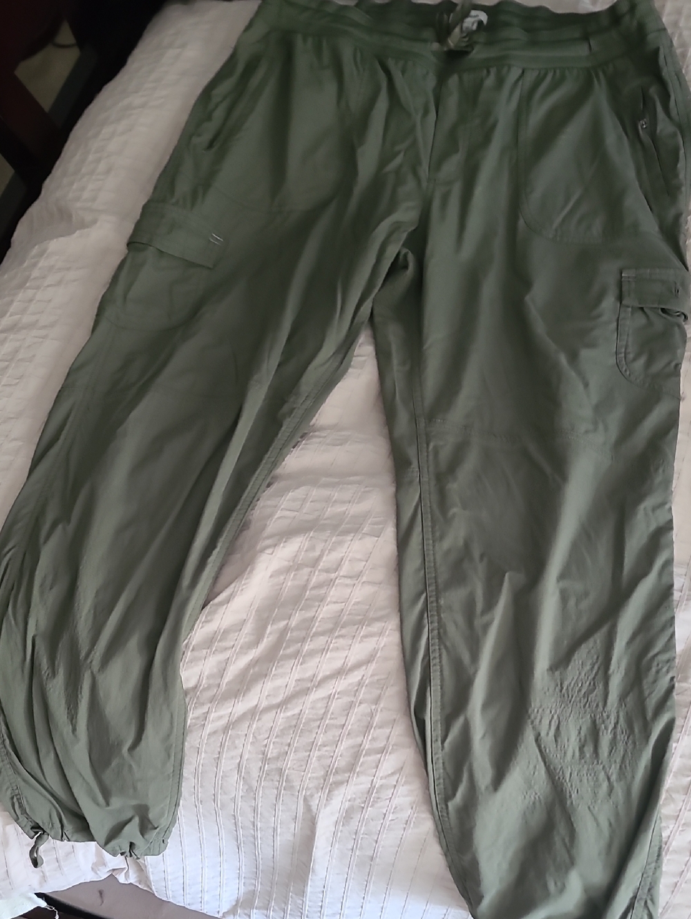 L.L. Bean Women's Olive Green Cargo Pants with Drawstring Waist (Vista Camp Pant
